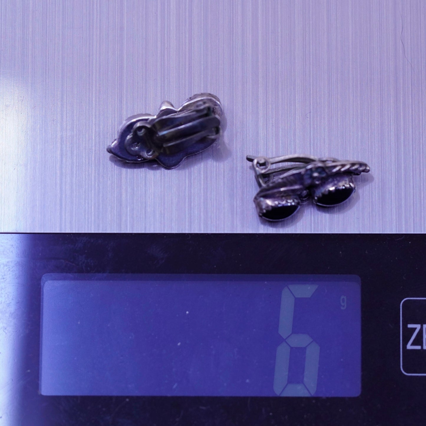 Vintage 925 Sterling silver handmade clip on leafy earrings with hematite