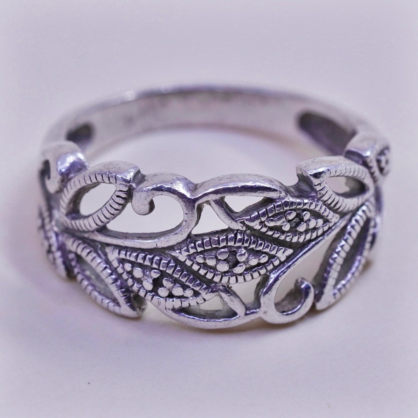 Size 7.25, vintage Sterling silver ring, 925 leaves band with real diamond