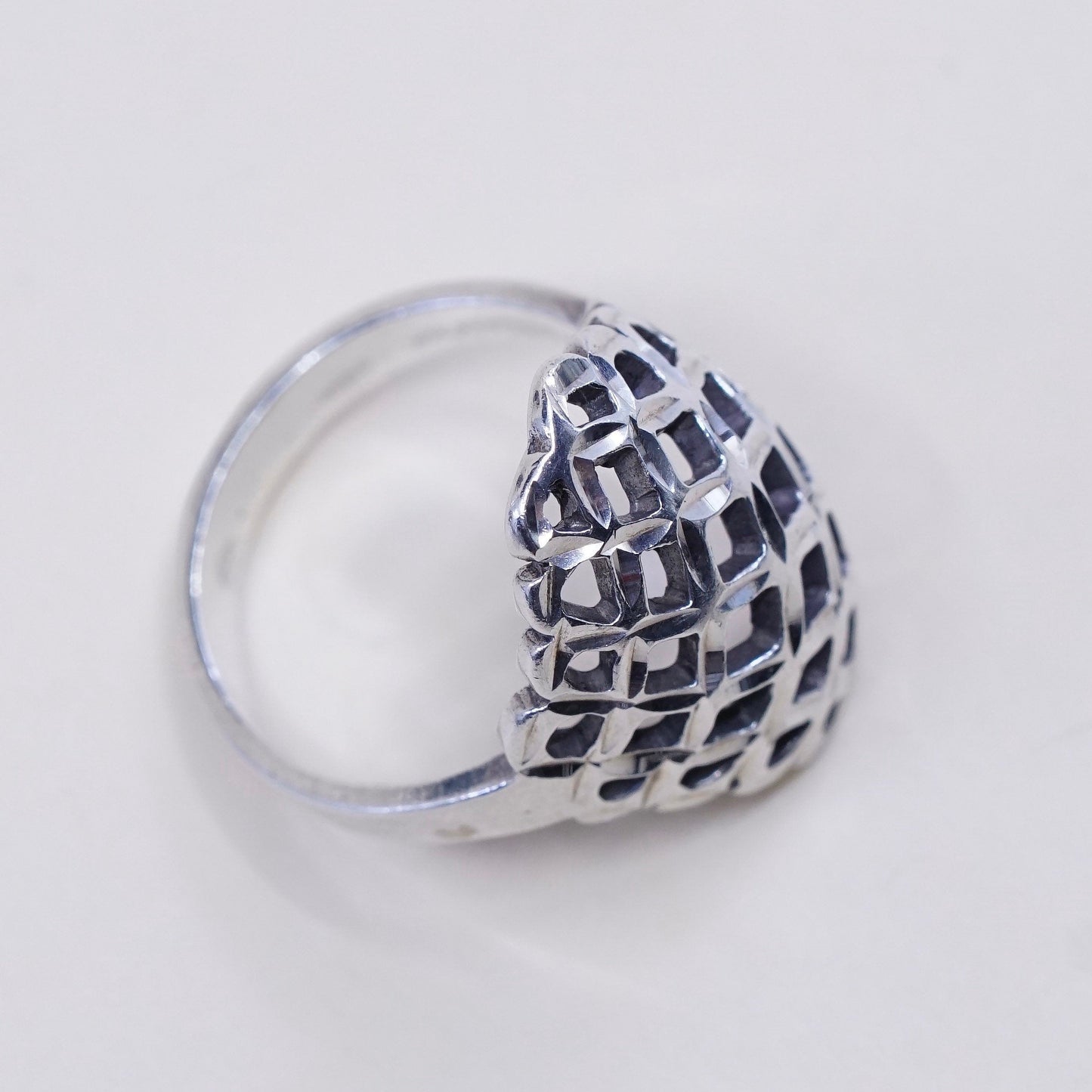 Size 4.5, vtg Sterling silver handmade ring, 925 band w/ Filigree swirl band