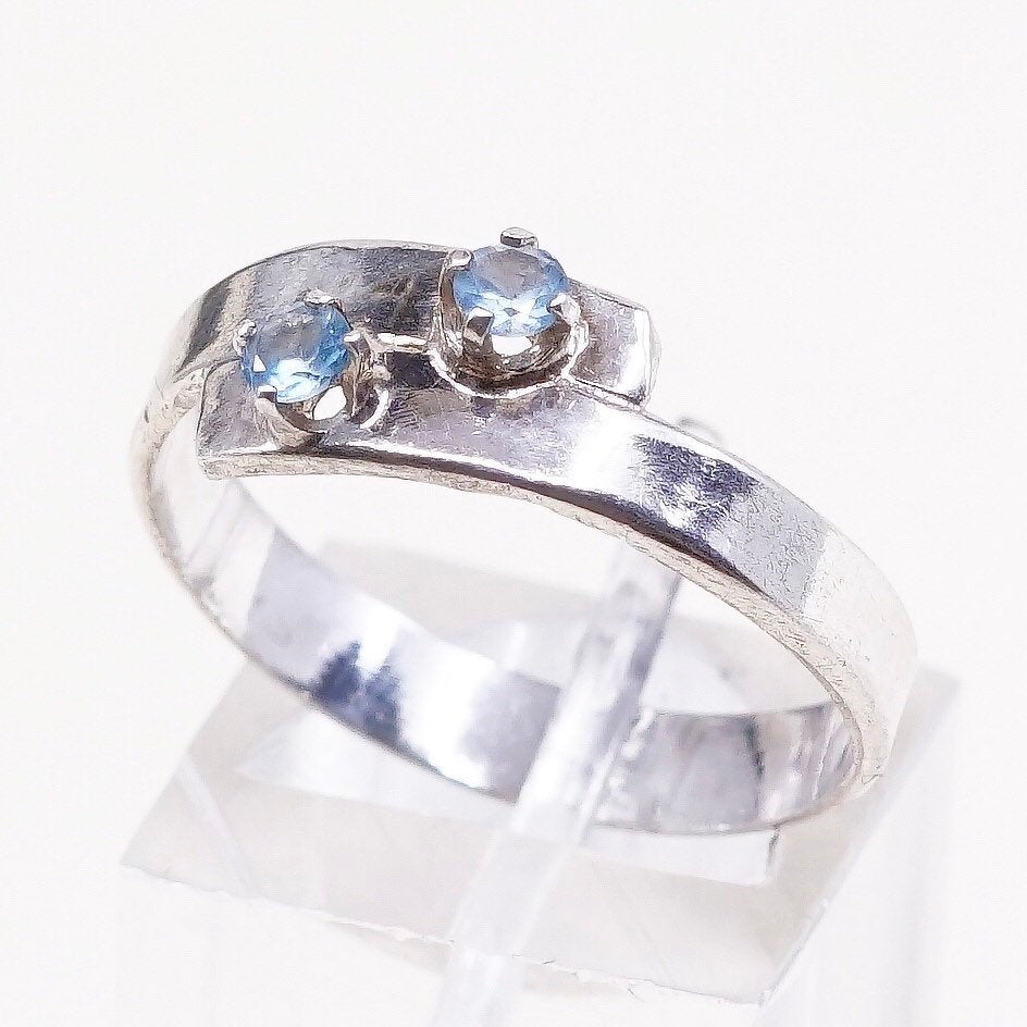 Size 9, vtg sterling silver handmade ring, 925 with blue topaz