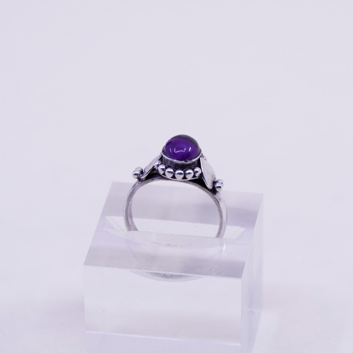 Size 7, Vintage sterling 925 silver handmade ring with amethyst, modernist