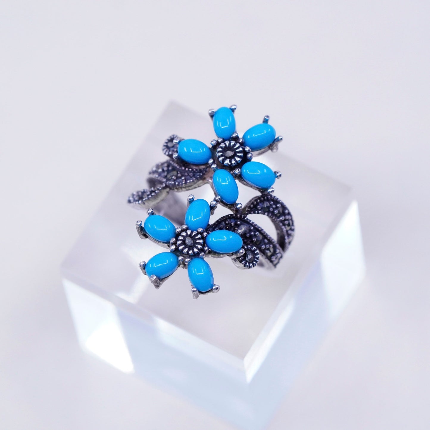 Size 8.25, vintage sterling 925 silver turquoise flower Marcasite ring
