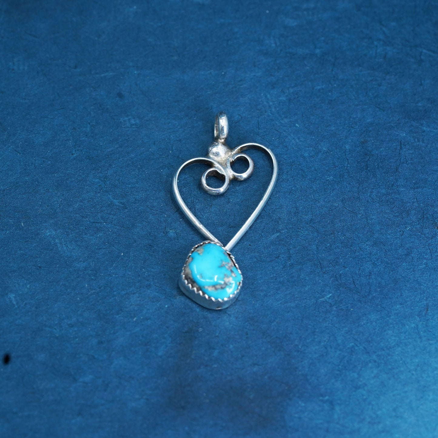 Native American sterling silver 925 handmade heart pendant with turquoise