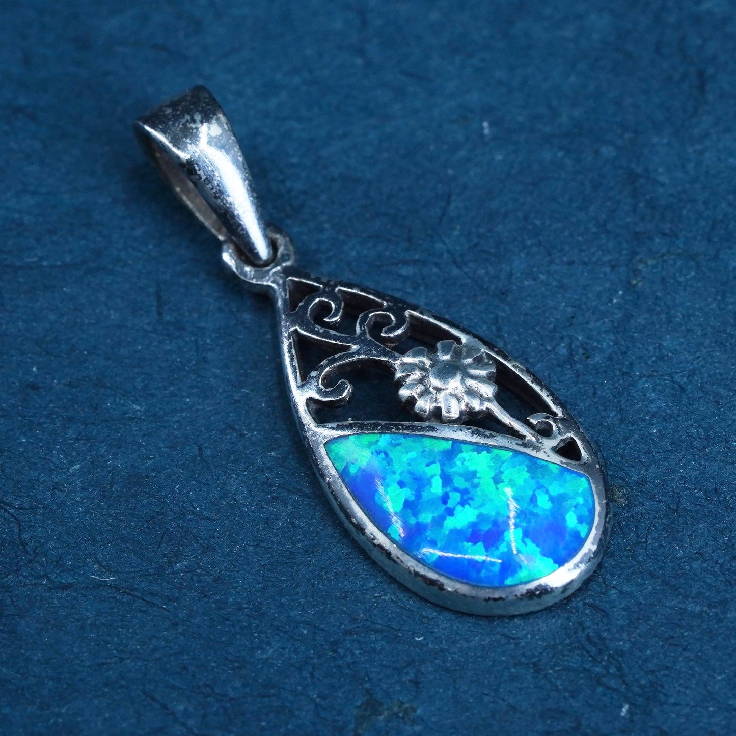 Vintage Sterling 925 silver handmade pendant with teardrop opal