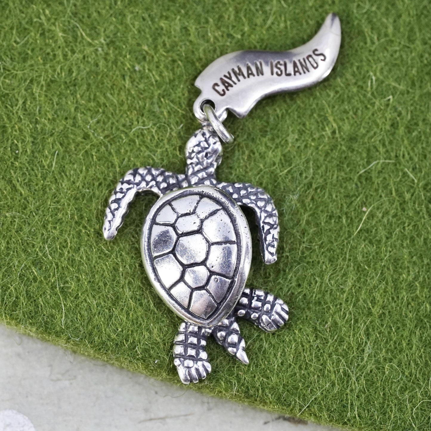 VTG sterling silver pendant, 925 turtle charm movable joints “Cayman Islands"