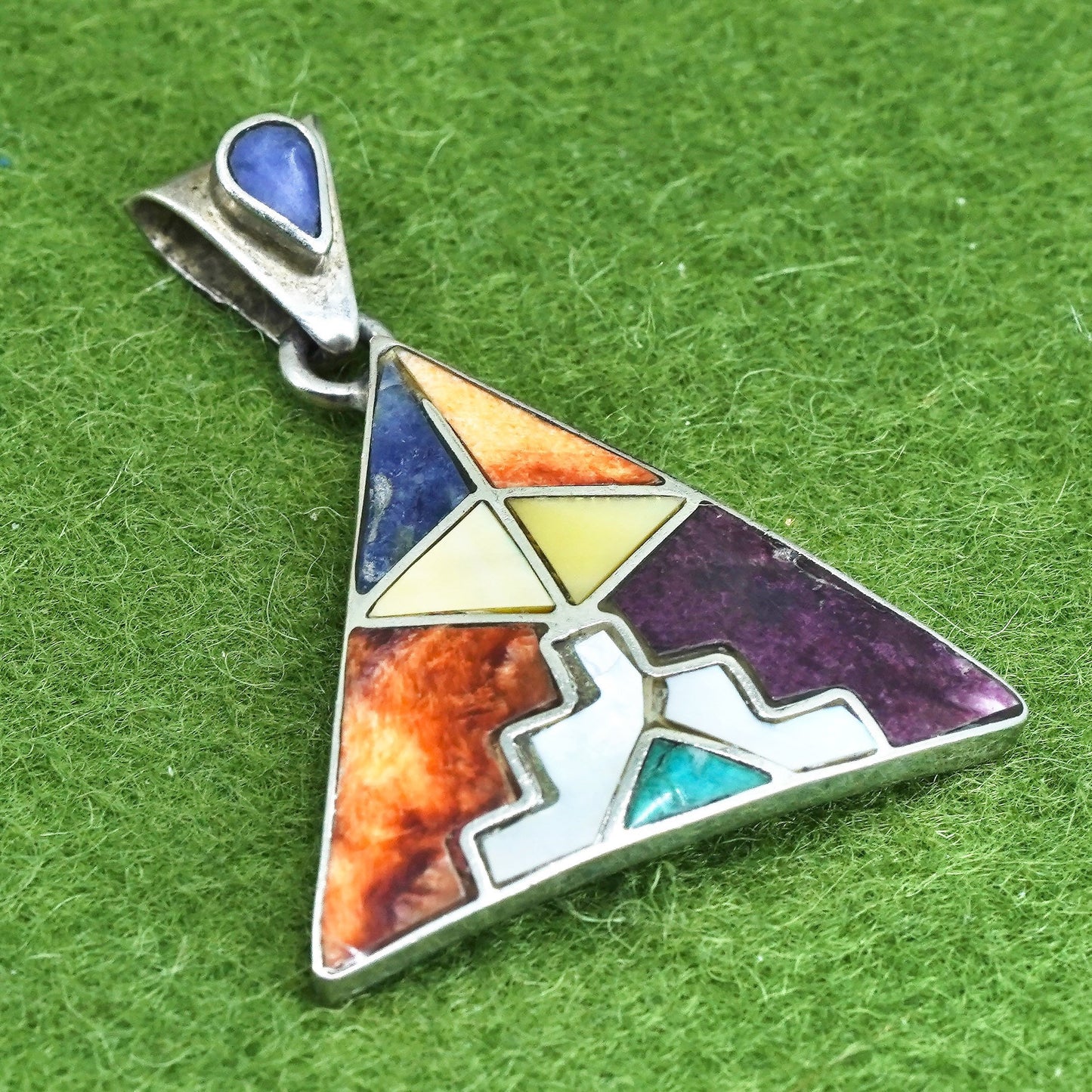 Sterling silver 950 triangular pendant, Peruvian Inca, coral chakra a pyramid