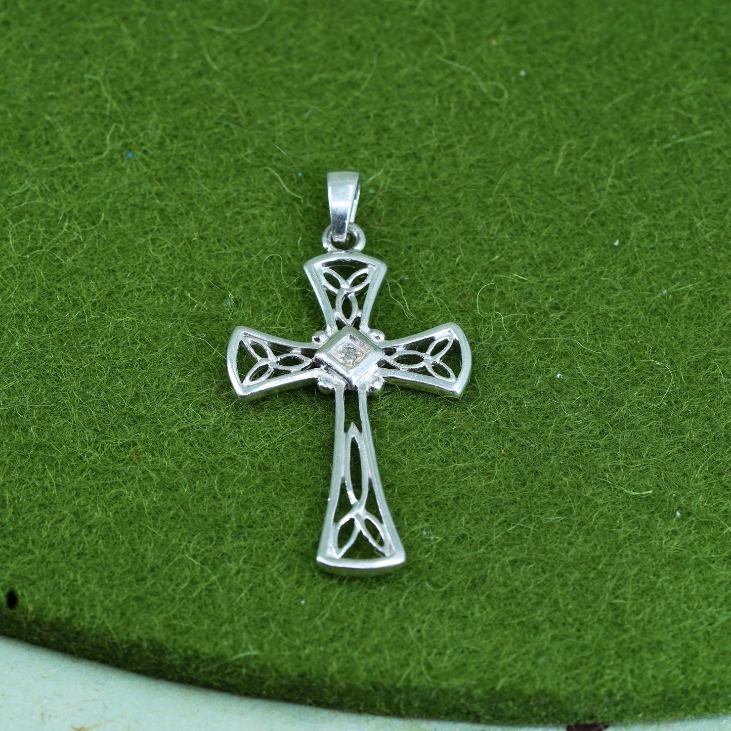 Vintage sterling 925 silver filigree cross pendant with genuine diamond