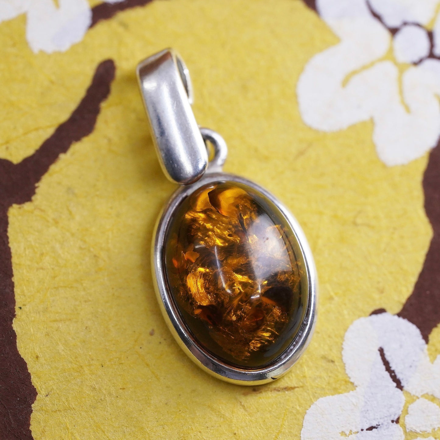 Vintage Modern Sterling 925 silver handmade pendant with oval Amber