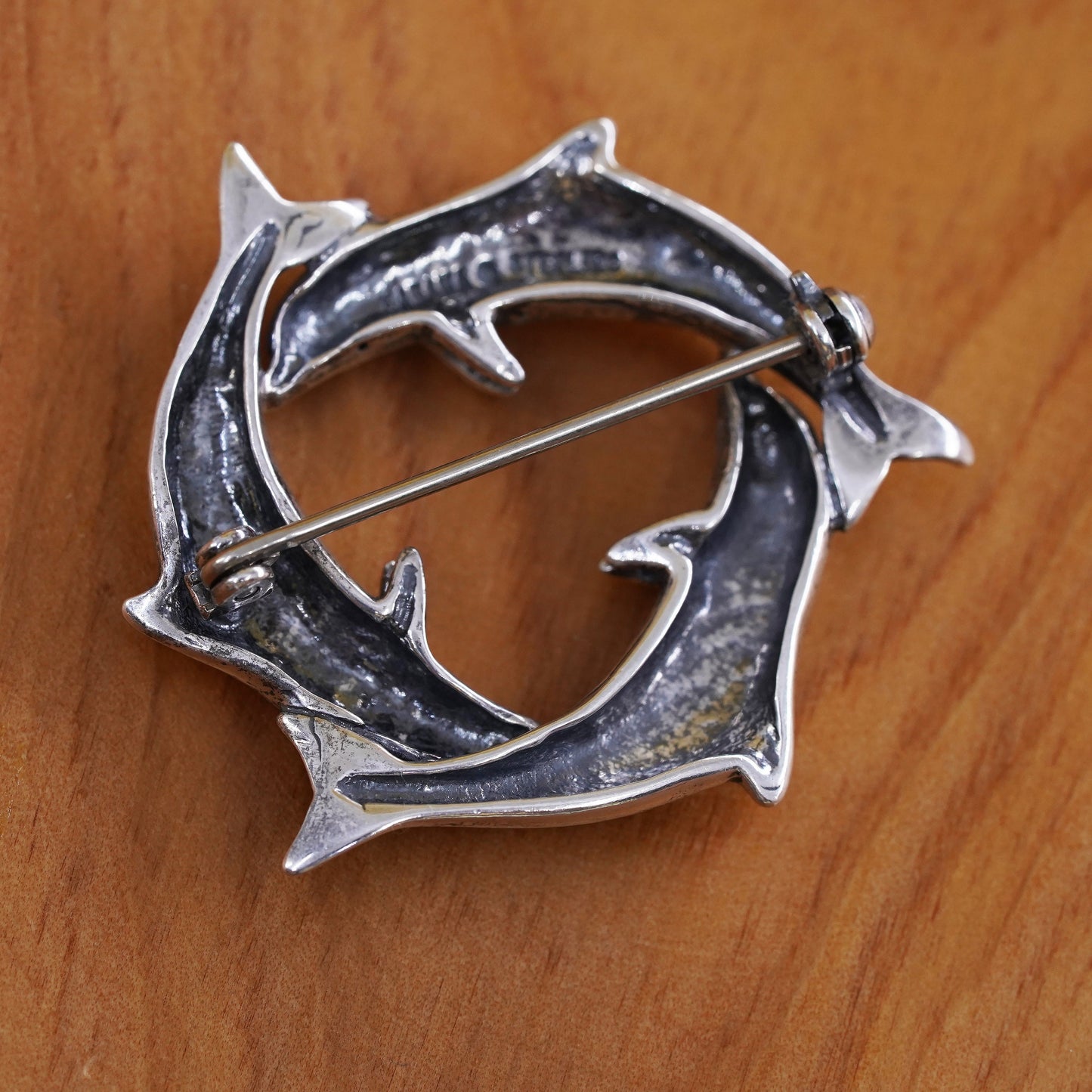 Vintage Kabana handmade sterling 925 silver dolphin circle brooch