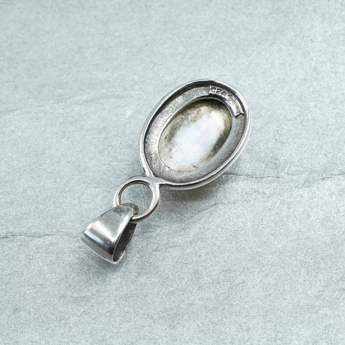 Vintage sterling 925 silver handmade pendant with oval mother of pearl