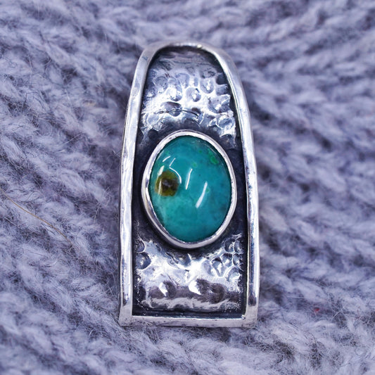 Native American Navajo Sterling 925 silver pendant with oval shaped turquoise