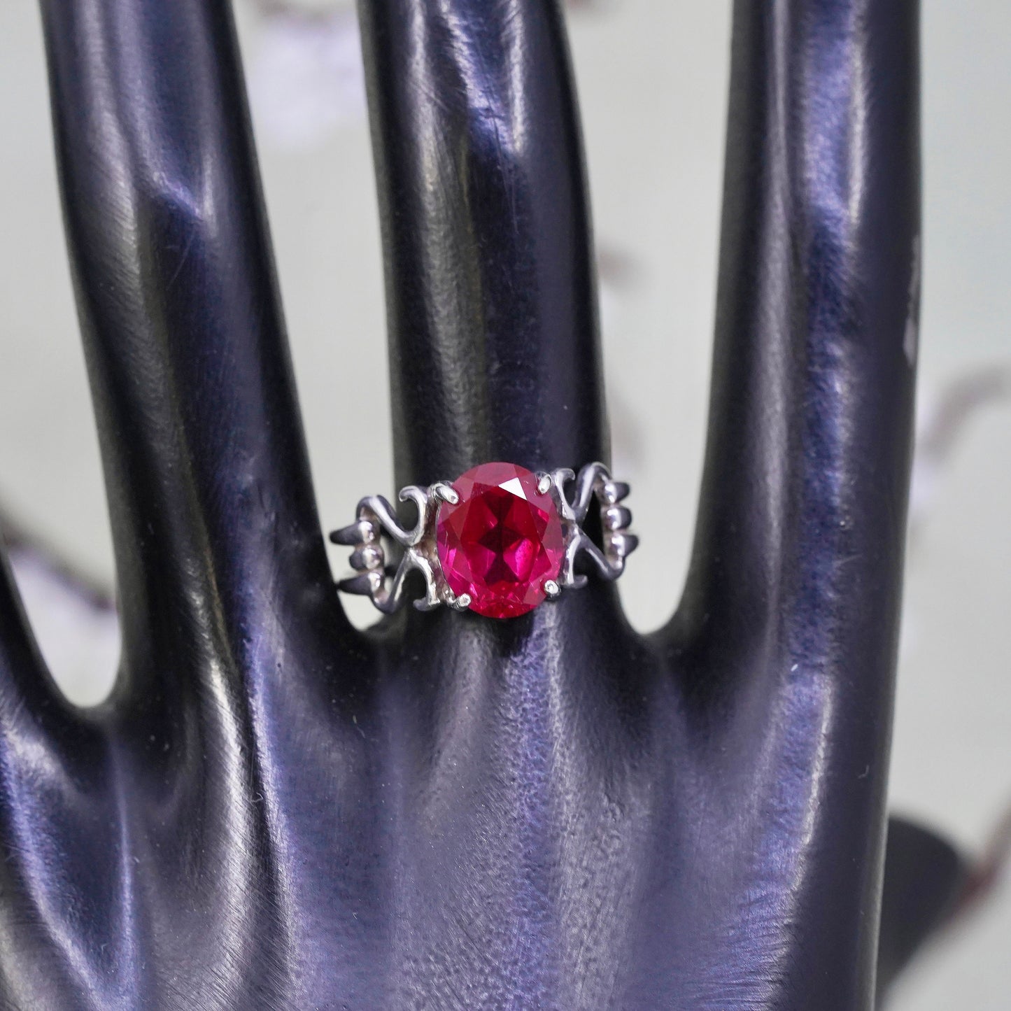 Size 8, Vintage sterling 925 silver handmade ring with ruby