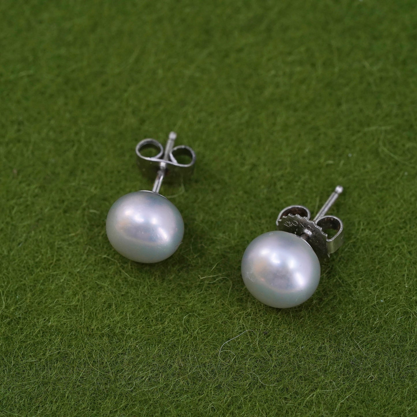 Vintage sterling silver earrings, 925 studs with gray pearl