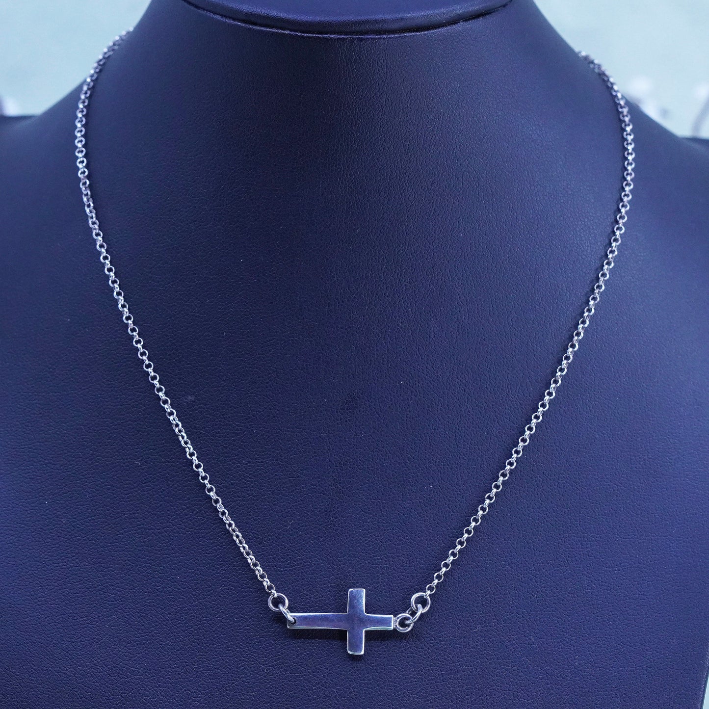 16+1”, Vintage sterling silver circle link chain with cross pendant, necklace