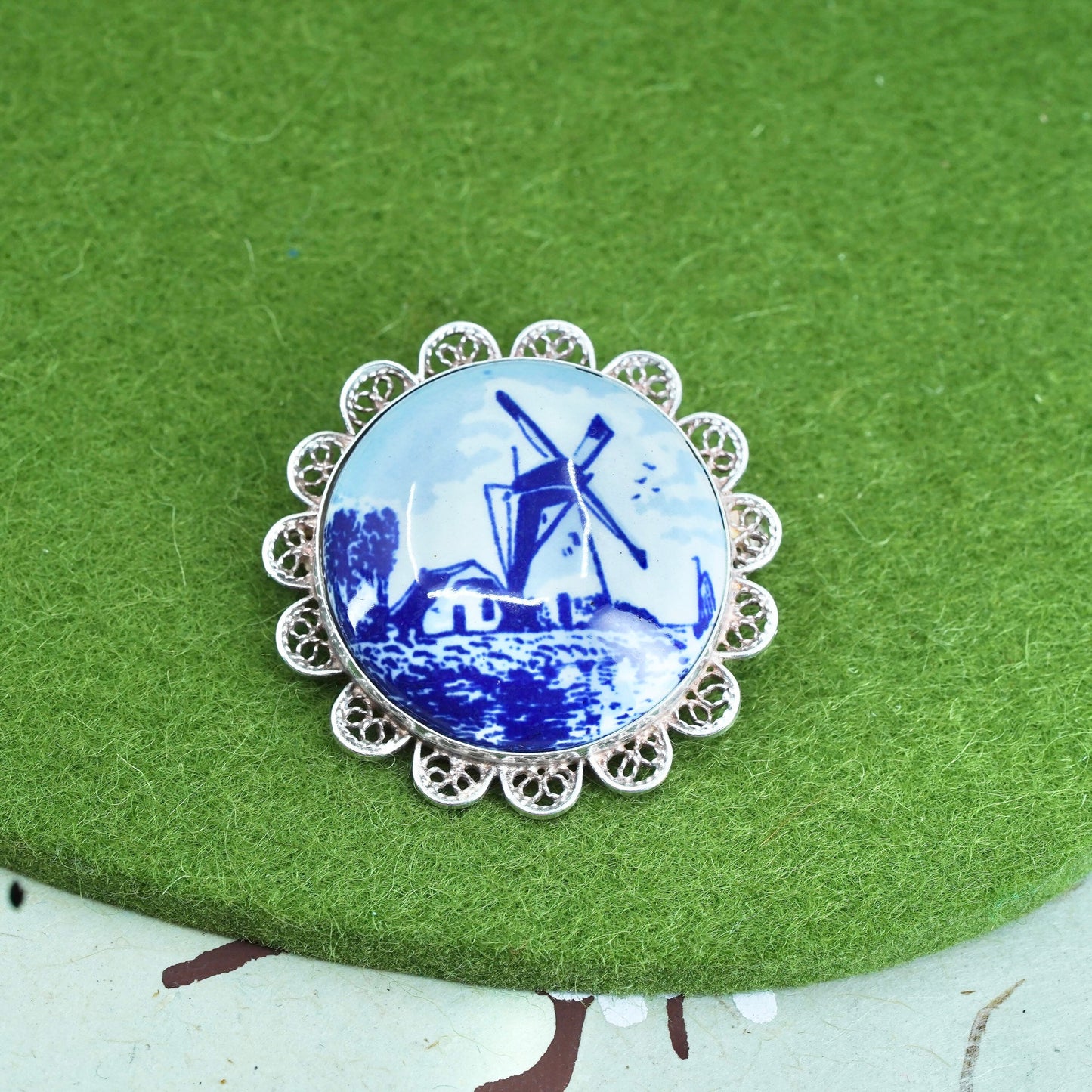 Delfts Holland, sterling silver 925 handmade filigree brooch pottery windmills