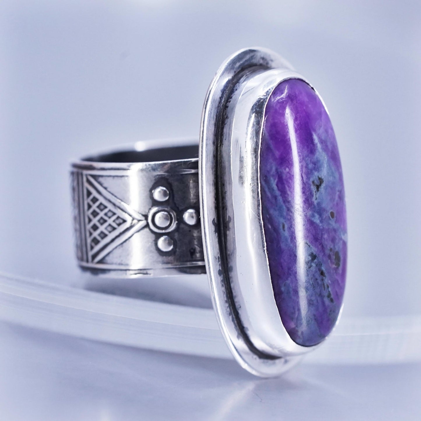 Size 9, Native American navajo Sterling 925 silver ring with purple turquoise