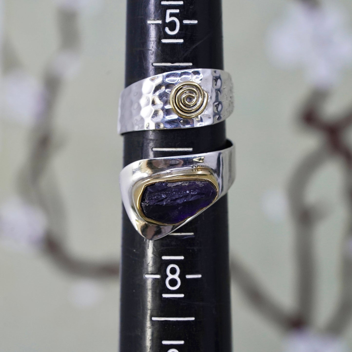 Size adjustable, VTG two tone sterling 925 silver wrap band ring with amethyst