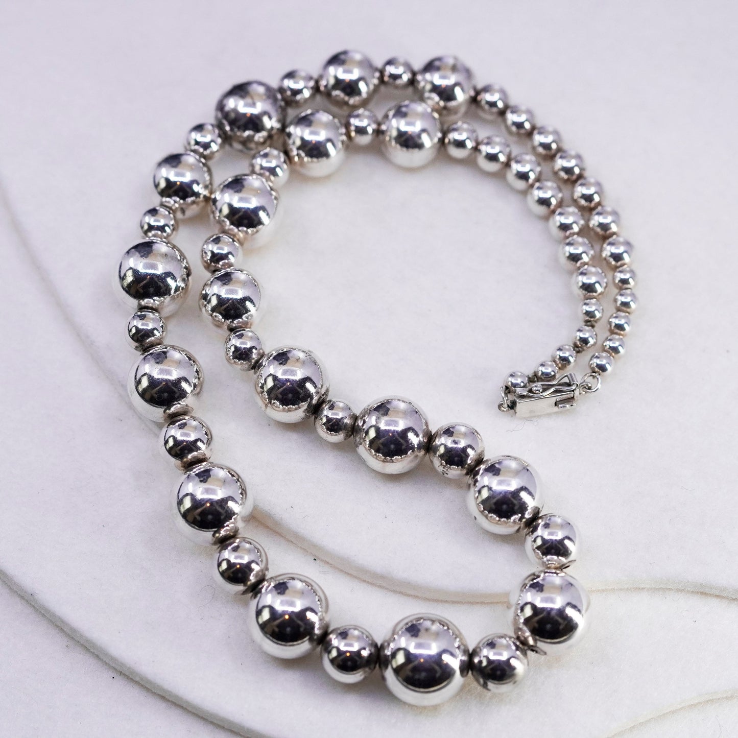 20”, vintage Sterling 925 silver handmade graduated bead chain necklace