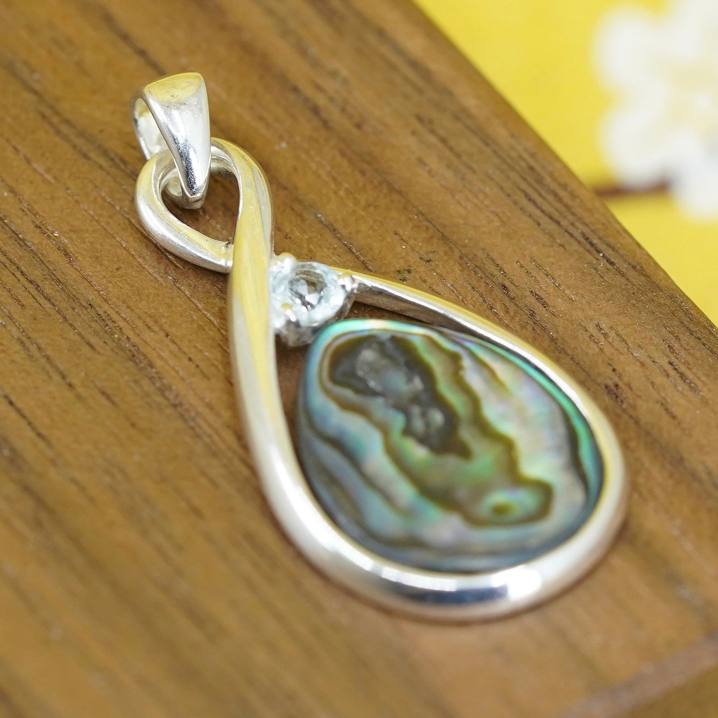 Vintage Sterling 925 silver handmade pendant with teardrop abalone and topaz