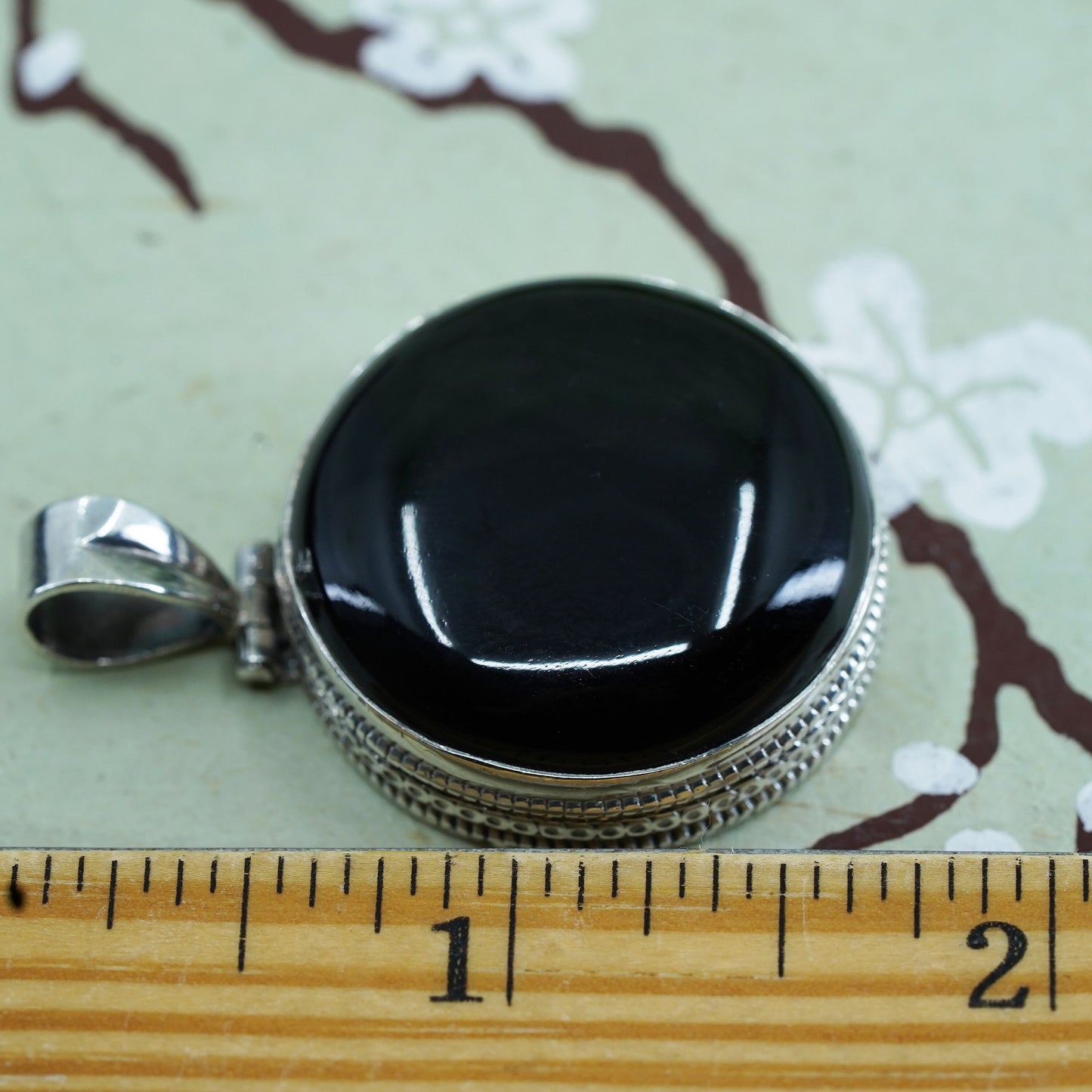 Vintage Mexico Sterling 925 silver handmade pendant with round onyx inlay