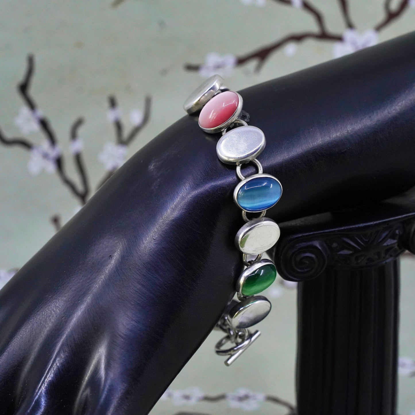 7", Mexican 925 sterling silver bracelet with colorful cats eye toggle closure