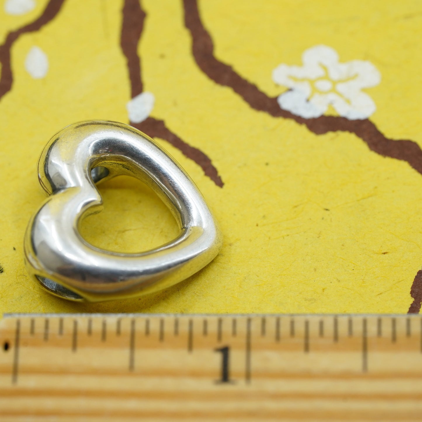 Vintage James Avery retired Sterling silver pendant, 925 love heart