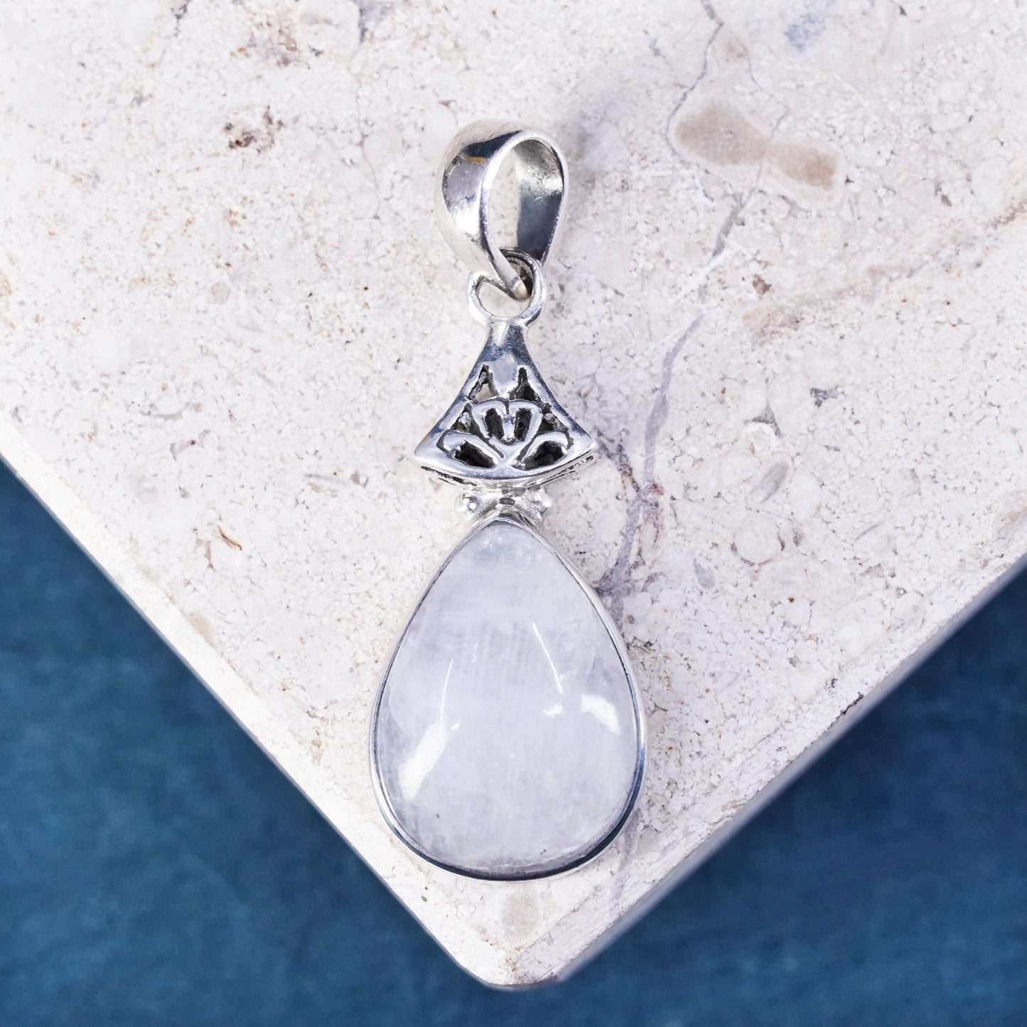 Vintage Sterling 925 silver handmade pendant with teardrop moonstone