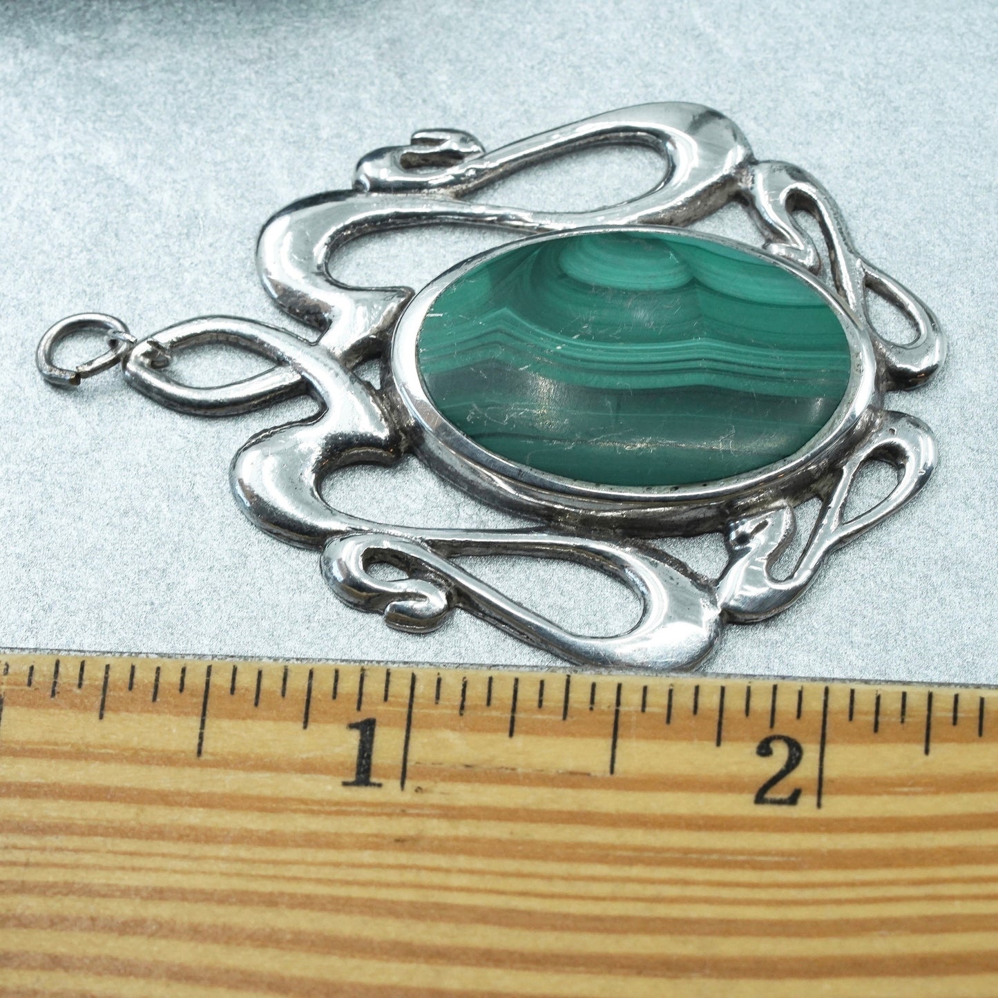 Vintage rare sterling 925 silver handmade pendant with oval malachite