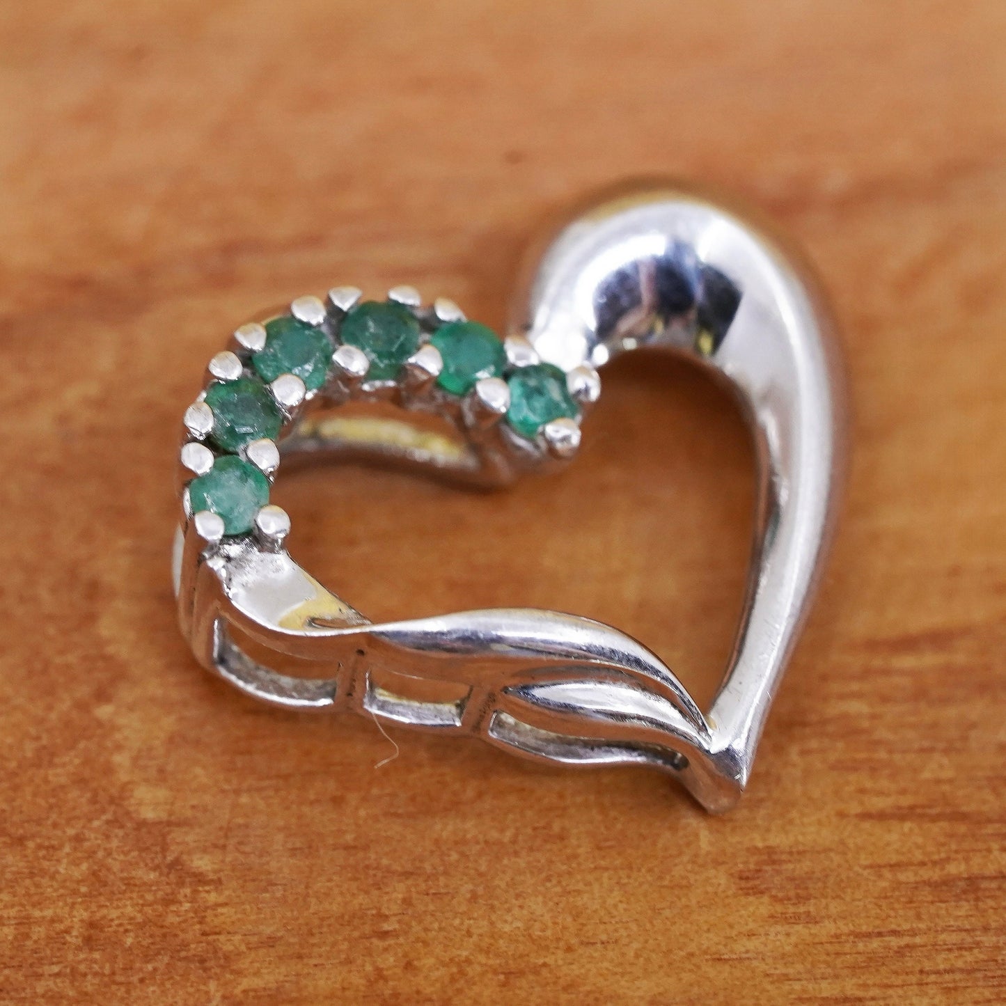 Vintage Sterling 925 silver heart pendant with emerald