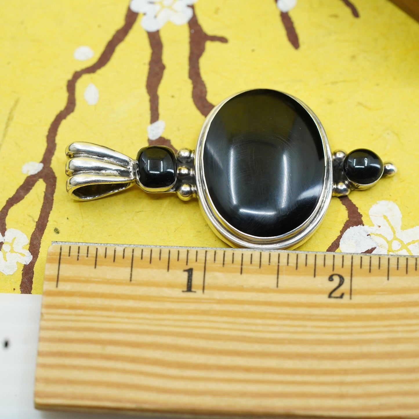 Vintage Mexican Sterling 925 silver handmade pendant with oval obsidian inlay