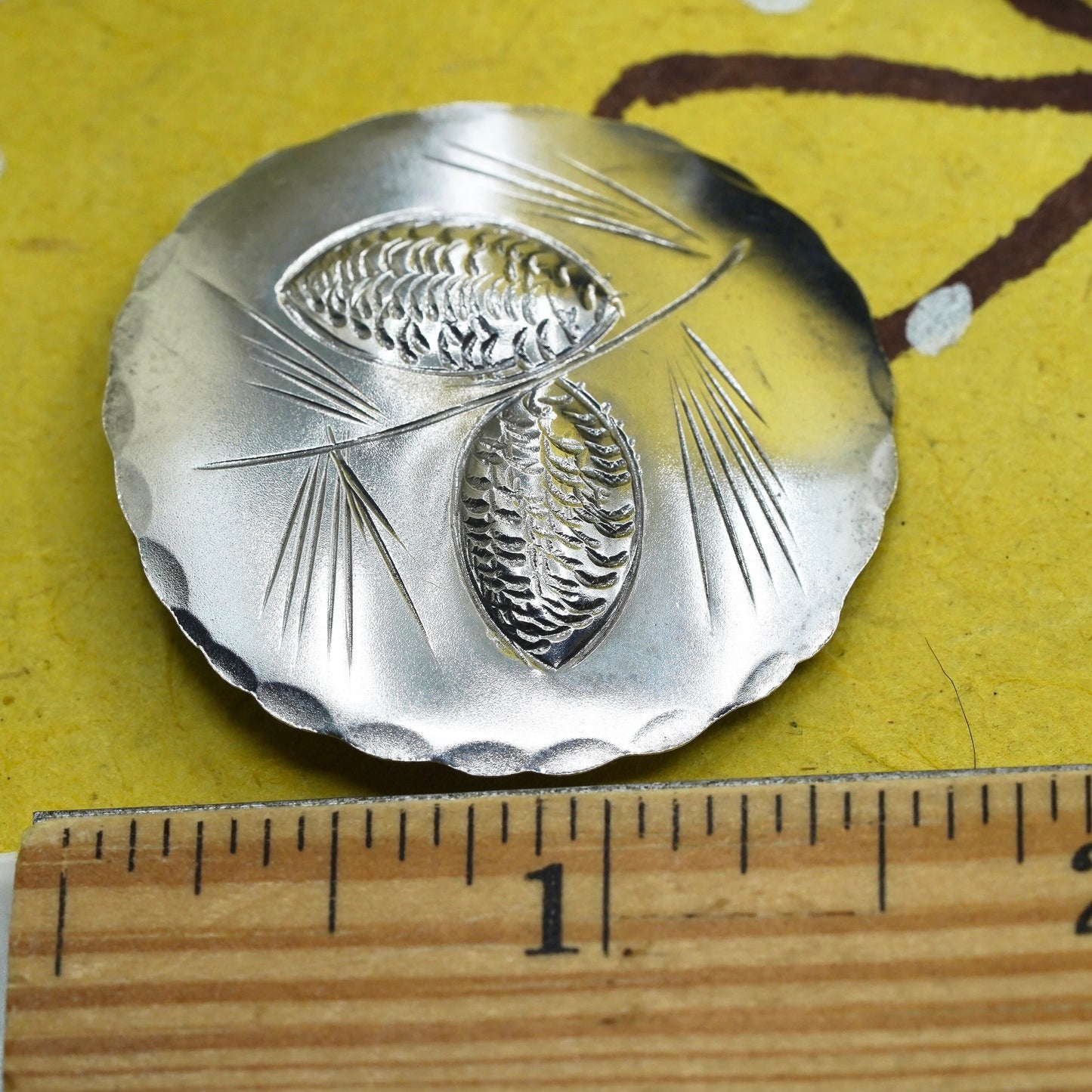 Vintage NYE handmade sterling 925 silver brooch with pinecones