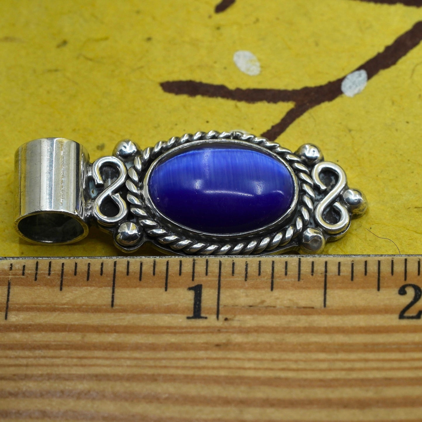 Vintage Mexico Sterling 925 silver handmade pendant with oval blue cat’s eye