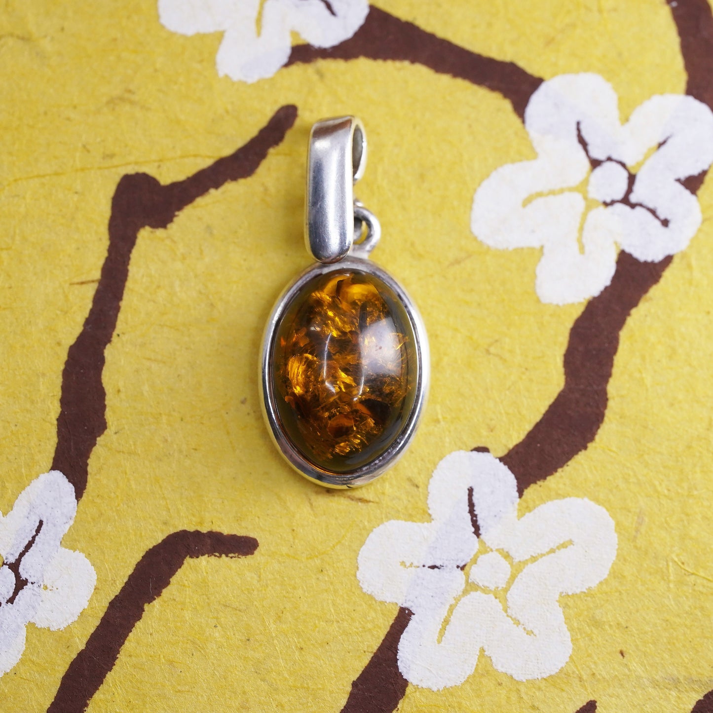 Vintage Modern Sterling 925 silver handmade pendant with oval Amber