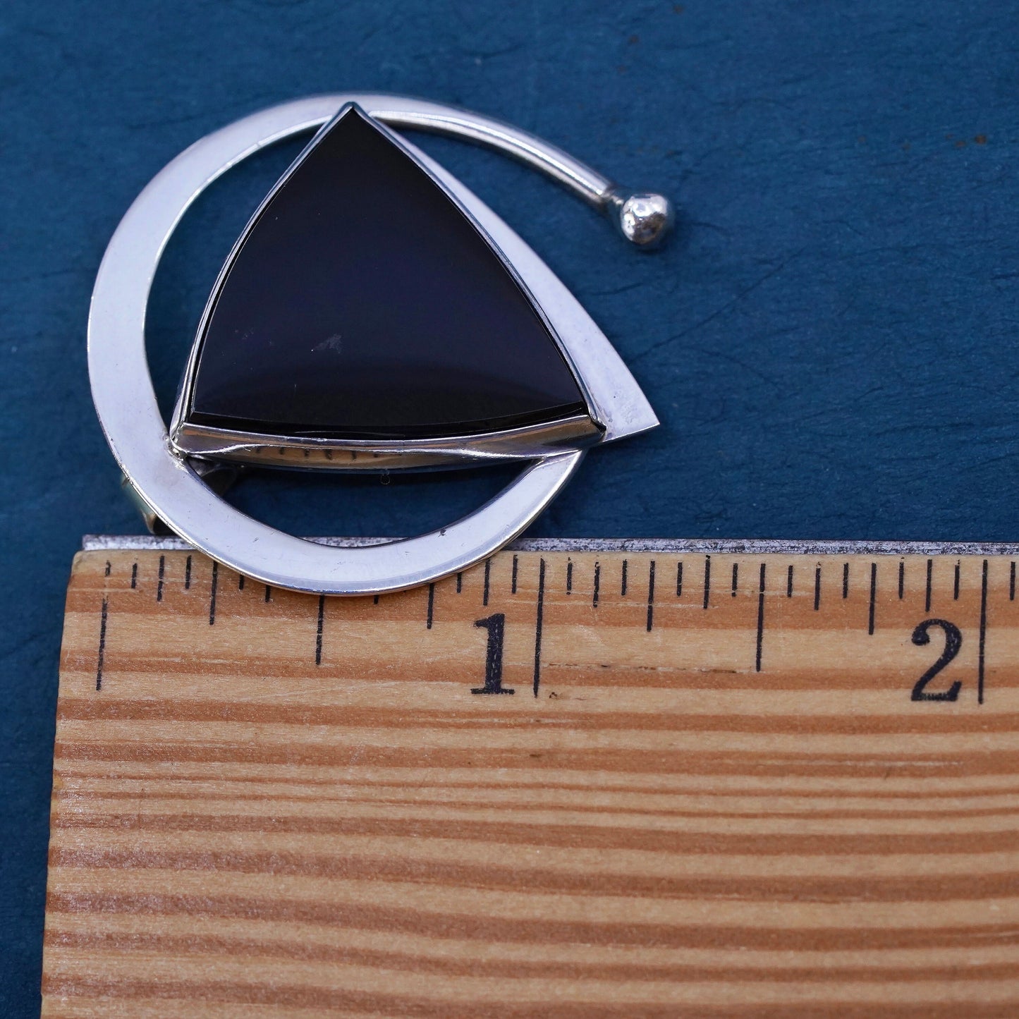 Vintage southwestern modern Sterling 925 silver pendant with triangular onyx