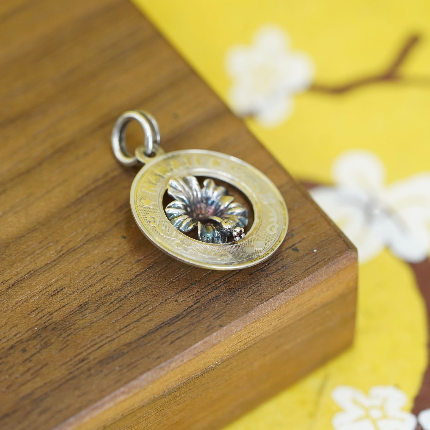 VTG Sterling silver handmade pendant, 925 hibiscus Hawaii state flower charm