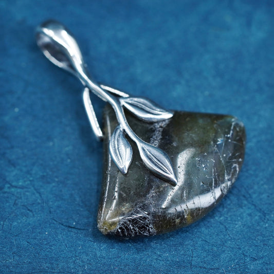 Vintage Sterling 925 silver handmade leafy pendant with triangular labradorite