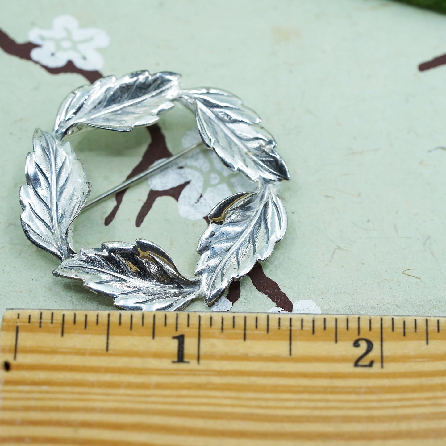 Vintage Sterling silver handmade brooch, 925 leaf circle pin