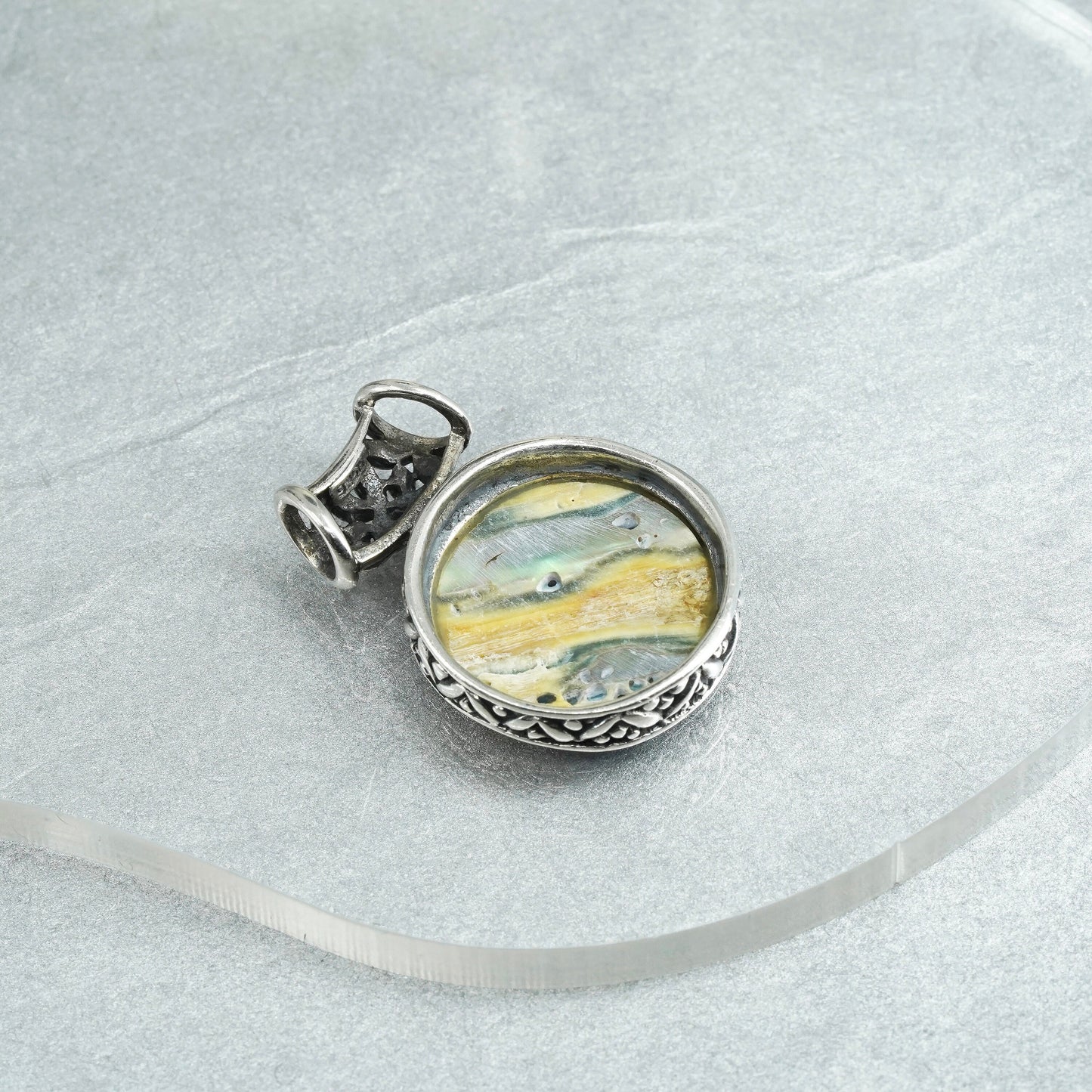 Vintage Sterling 925 silver handmade circle pendant with abalone inlay