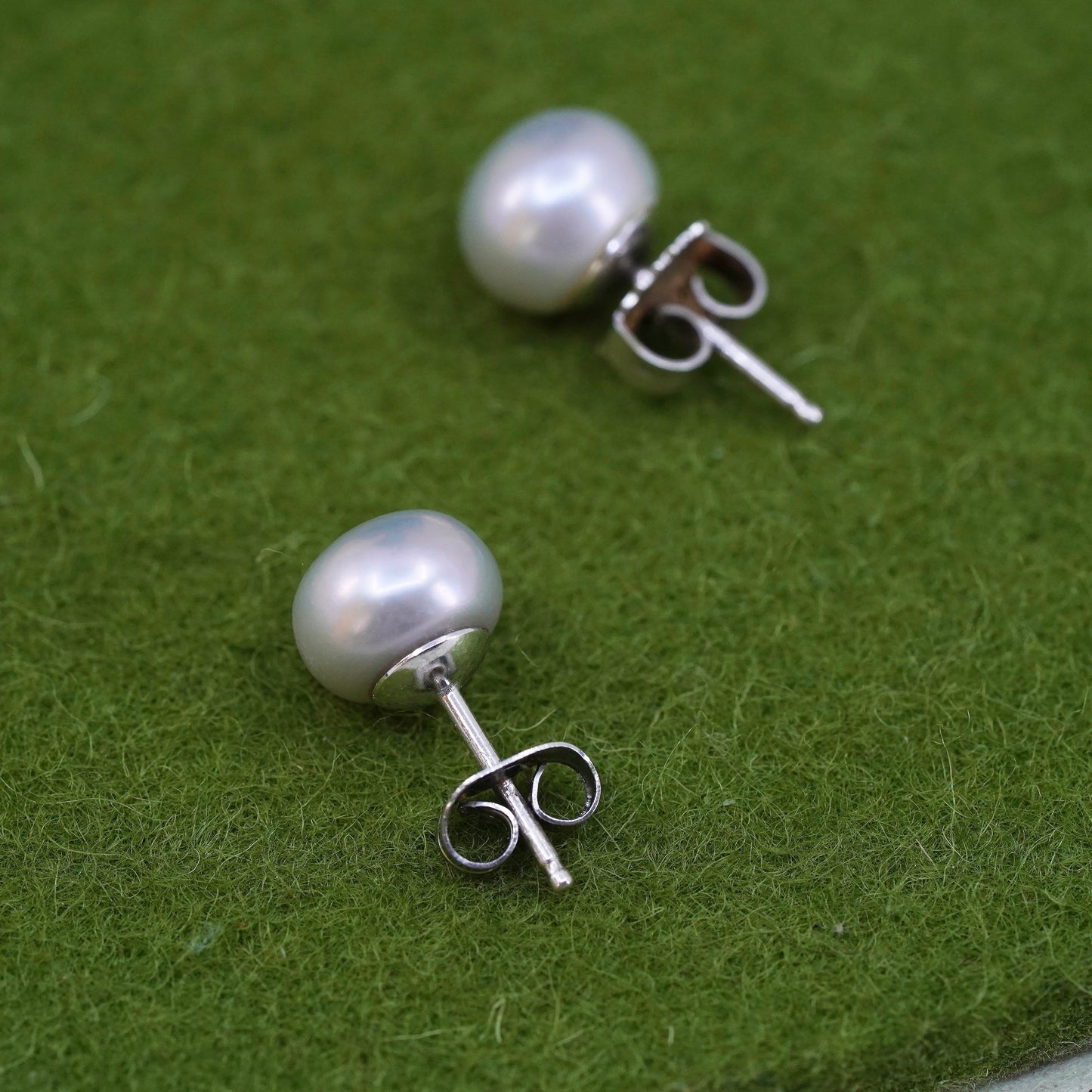 Vintage sterling silver earrings, 925 studs with gray pearl