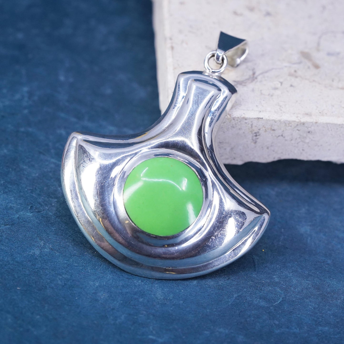 Vintage Sterling 925 silver handmade pendant with greeen stone inlay