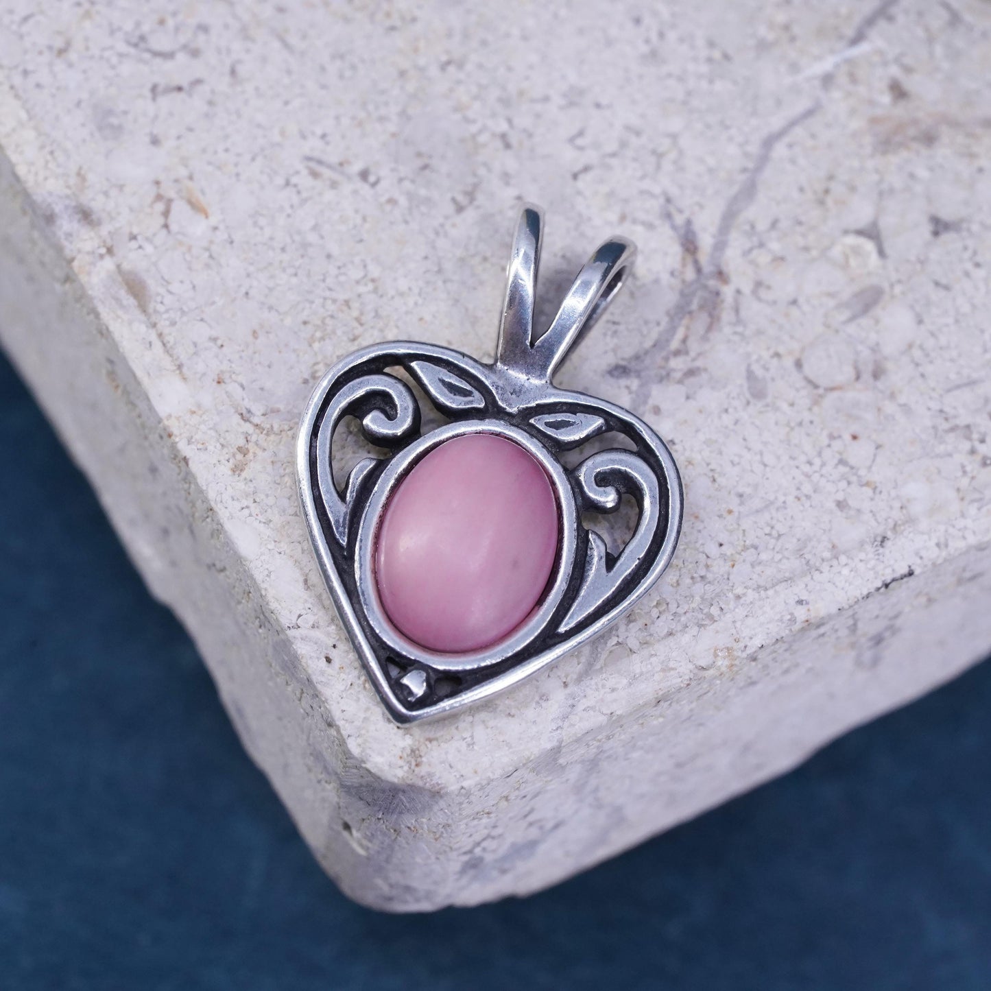 Vintage sterling silver handmade pendant, 925 filigree heart with pink jasper