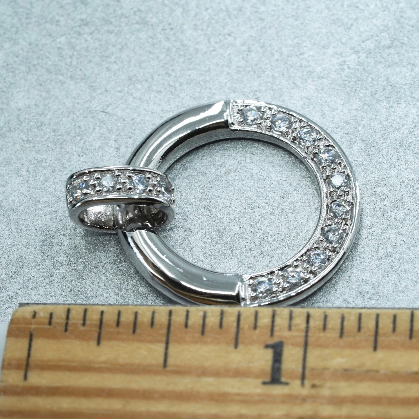 Vintage sterling 925 silver circle pendant with round Cz