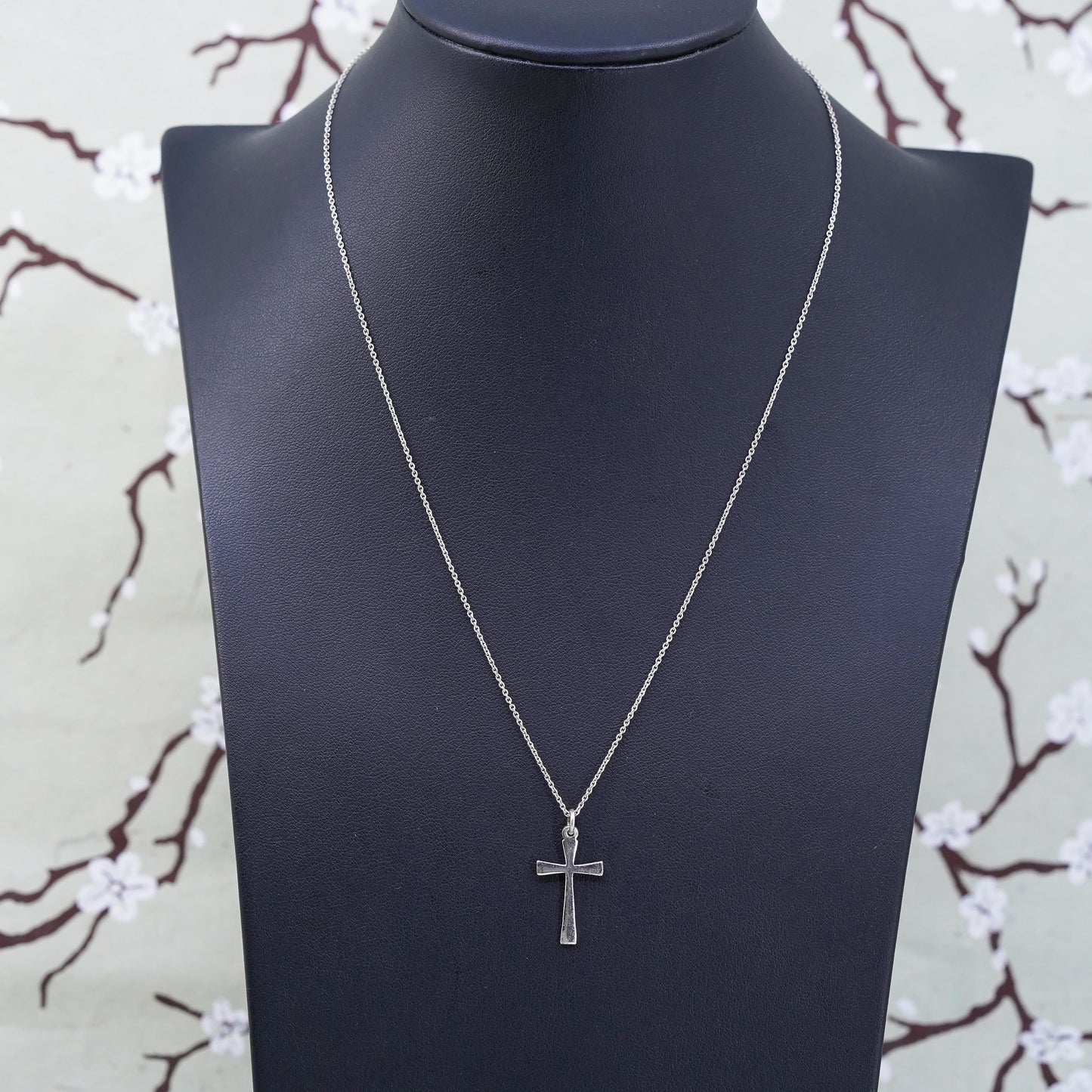 18” 1mm, Vintage sterling silver circle link chain with cross pendant, necklace