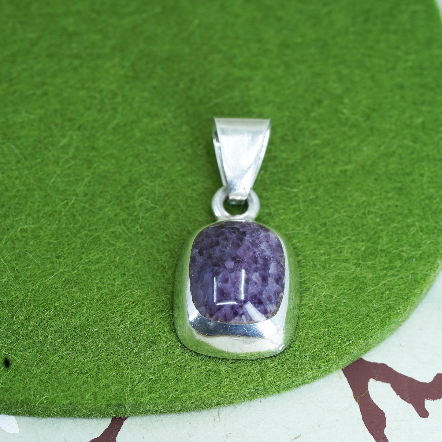 Vintage Mexican Sterling 925 silver handmade pendant with amethyst inlay