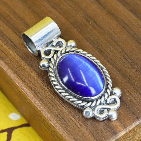 Vintage Mexico Sterling 925 silver handmade pendant with oval blue cat’s eye