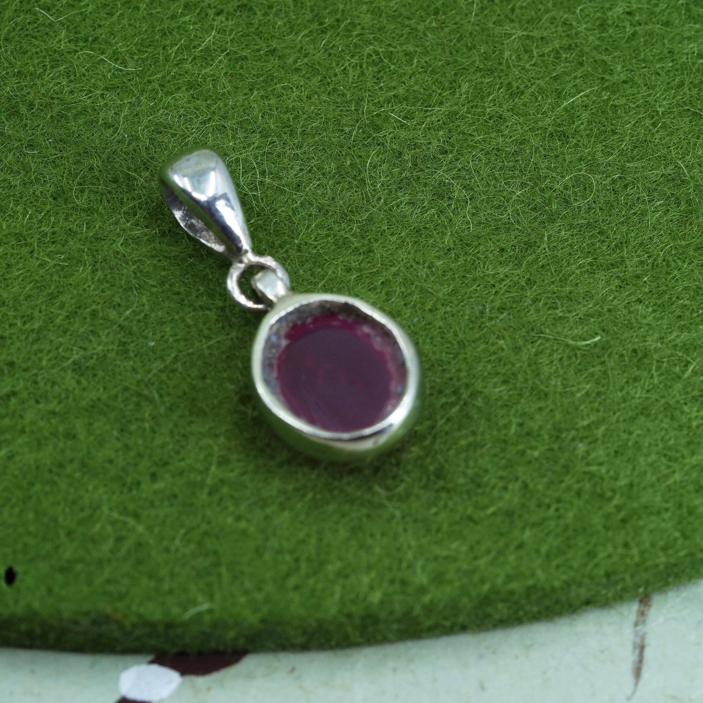 Vintage Sterling silver 925 handmade pendant with oval garnet inlay