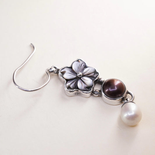 Vintage sterling 925 silver single earring with mother of pearl flower pearl