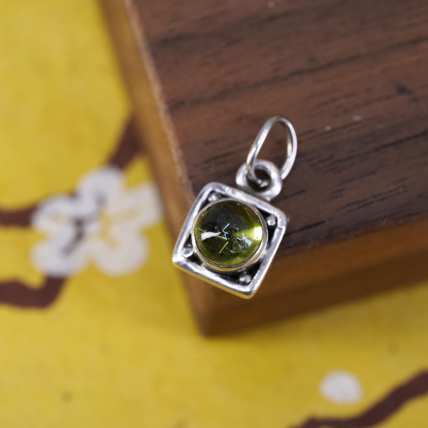 Vintage Sterling 925 silver handmade charm pendant with peridot