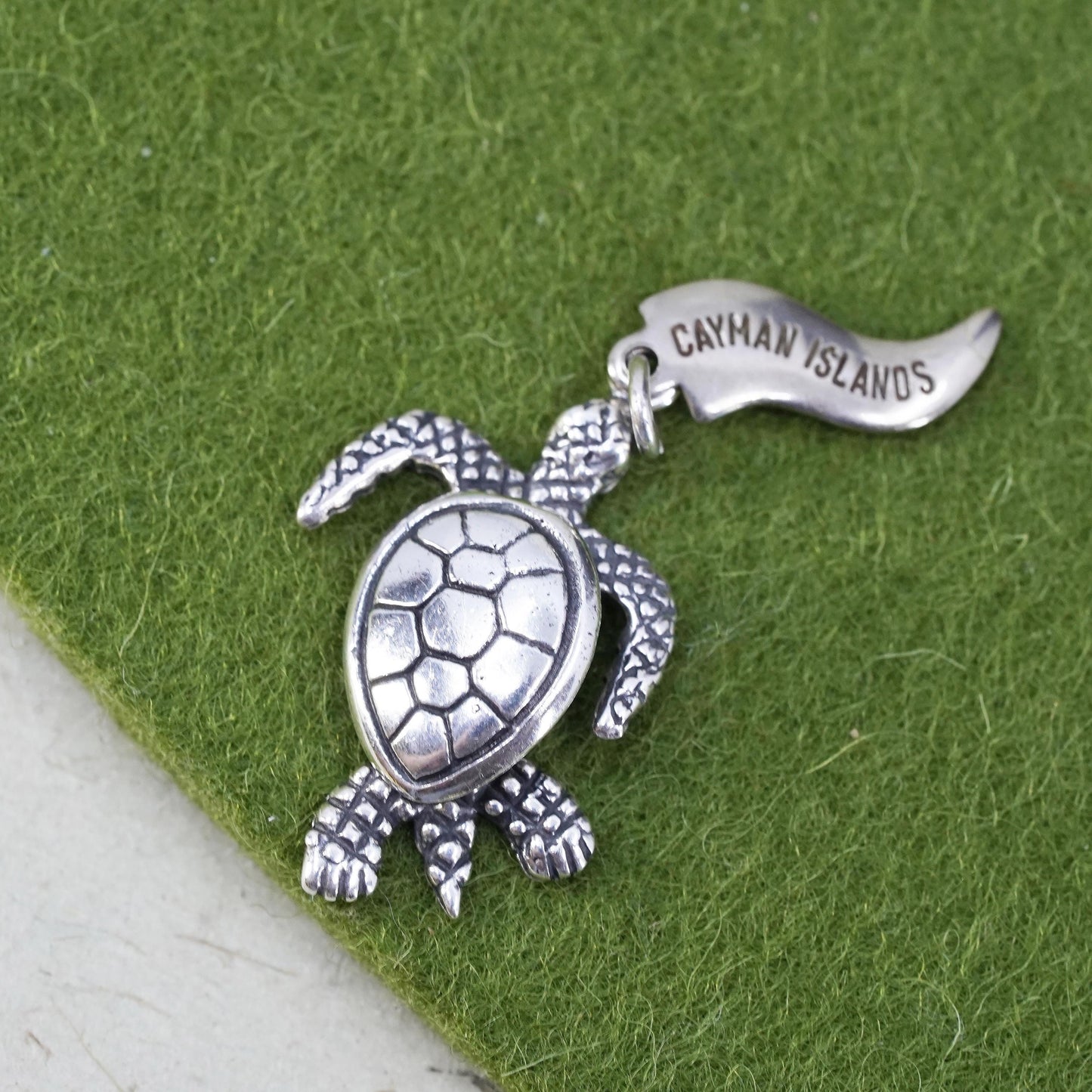 VTG sterling silver pendant, 925 turtle charm movable joints “Cayman Islands"