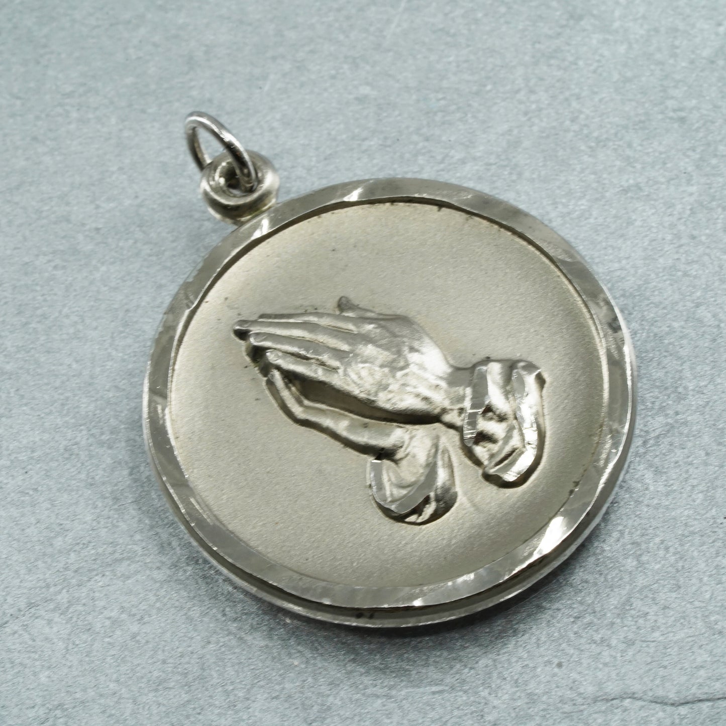 Sterling 925 silver circle pendant, prayer hands “God graint me the serenity to